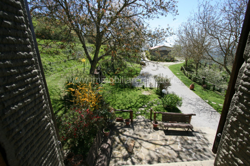 Immagine 31 di Rustico / casale in vendita  a Cortona