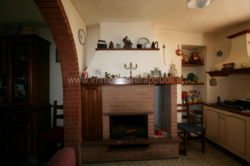 Immagine 42 di Rustico / casale in vendita  a Cortona