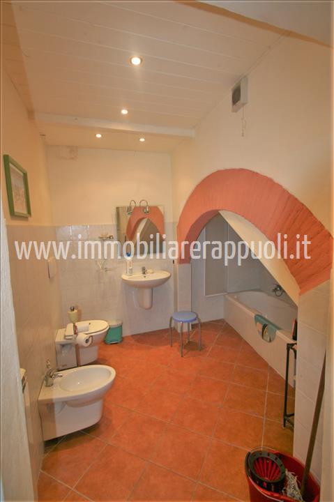 Immagine 6 di Appartamento in vendita  a Sinalunga