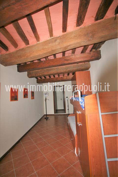 Immagine 10 di Appartamento in vendita  a Sinalunga