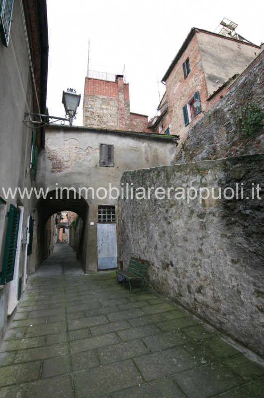 Immagine 10 di Appartamento in vendita  in via Spadaforte 10 a Sinalunga