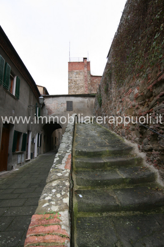 Immagine 11 di Appartamento in vendita  in via Spadaforte 10 a Sinalunga