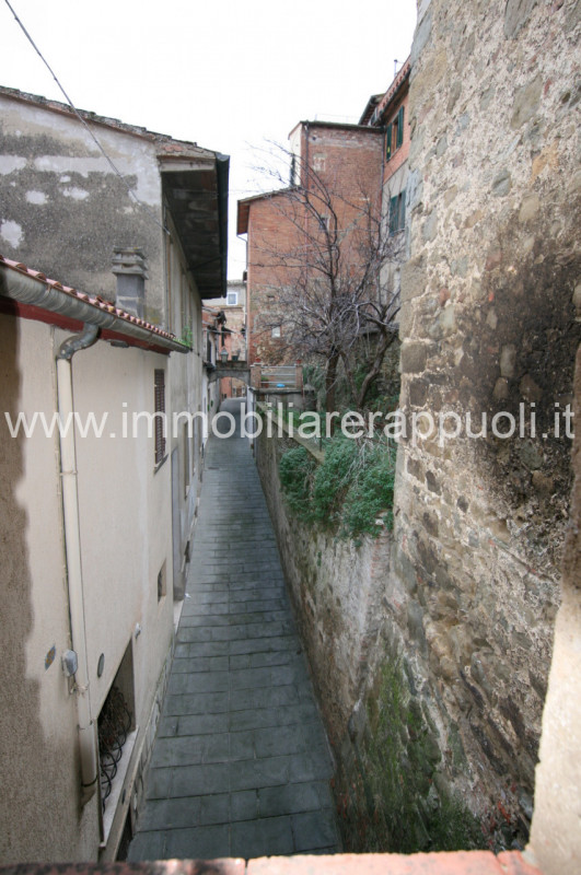 Immagine 14 di Appartamento in vendita  in via Spadaforte 10 a Sinalunga