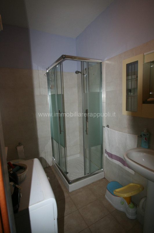 Immagine 4 di Appartamento in vendita  a Lucignano