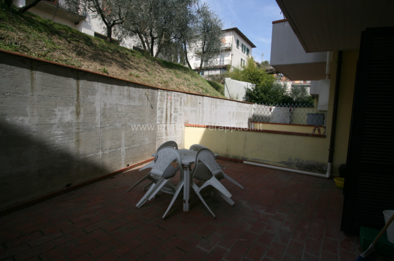 Immagine 9 di Appartamento in vendita  a Lucignano