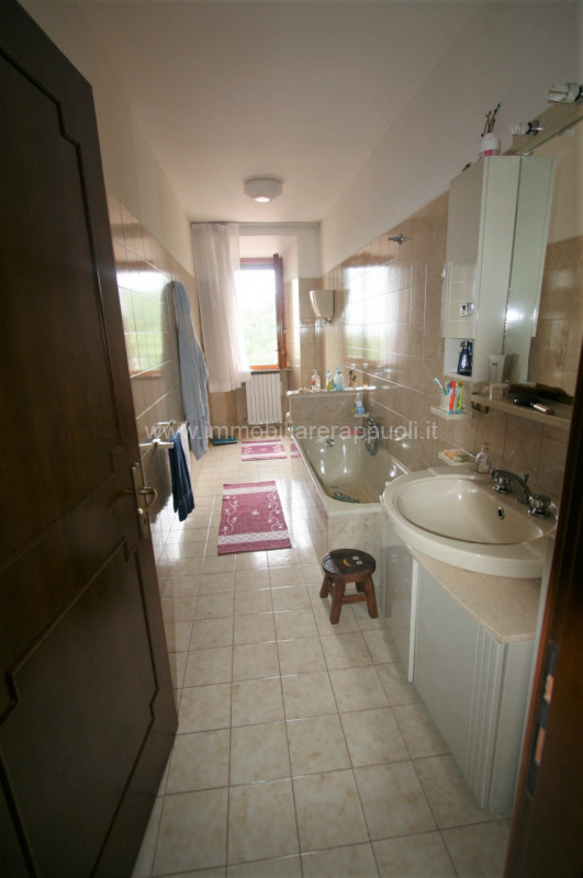 Immagine 10 di Appartamento in vendita  a Sinalunga