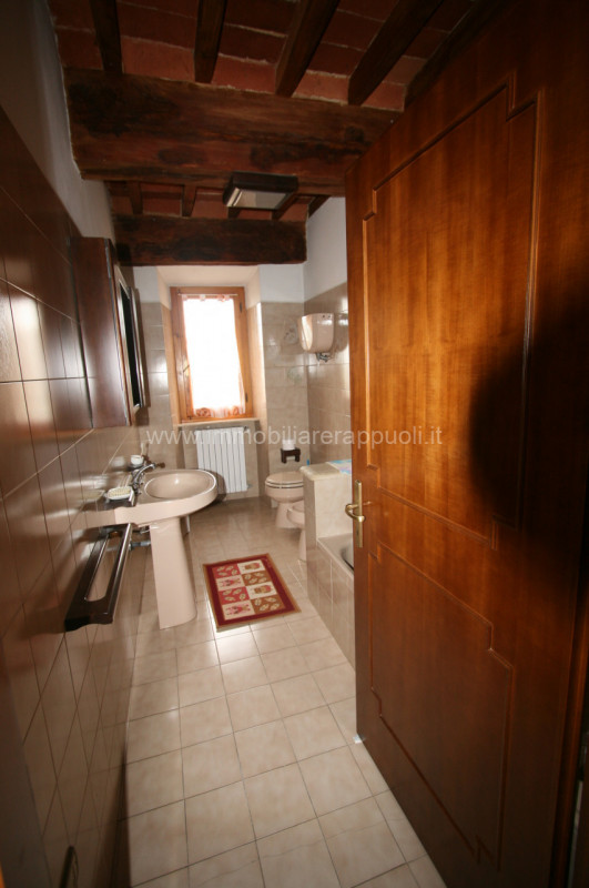 Immagine 14 di Appartamento in vendita  a Sinalunga