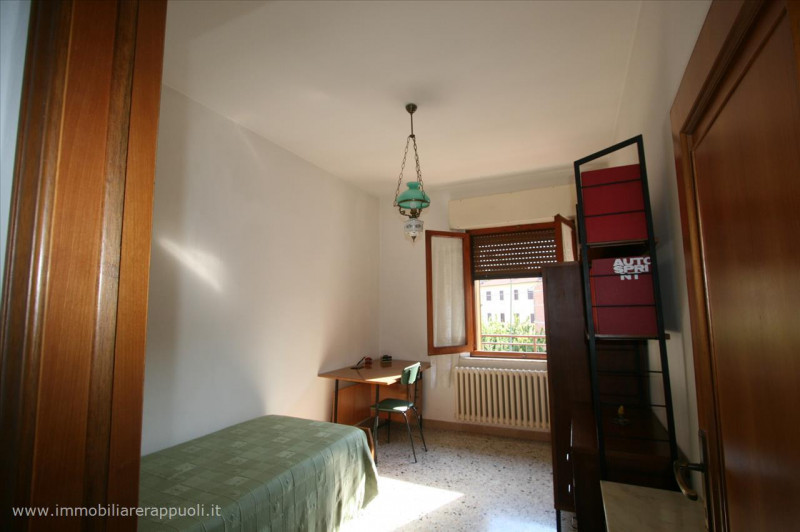 Immagine 2 di Casa indipendente in vendita  a Montepulciano