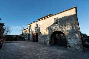 Immagine 2 di Rustico / casale in vendita  a Asciano