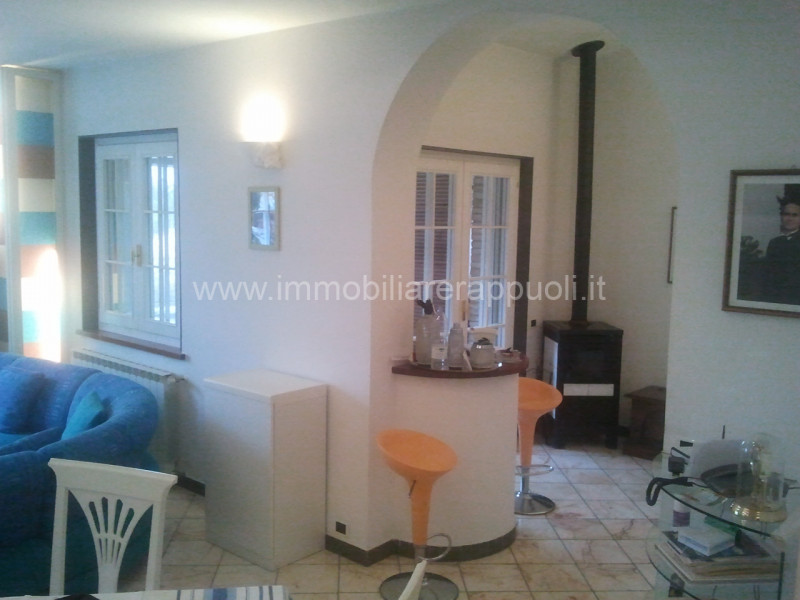 Immagine 2 di Rustico / casale in vendita  a Siena