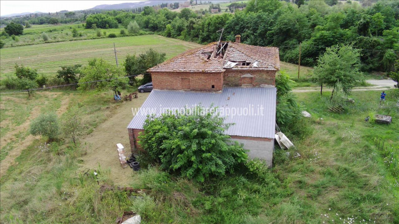 Immagine 7 di Rustico / casale in vendita  a Sinalunga