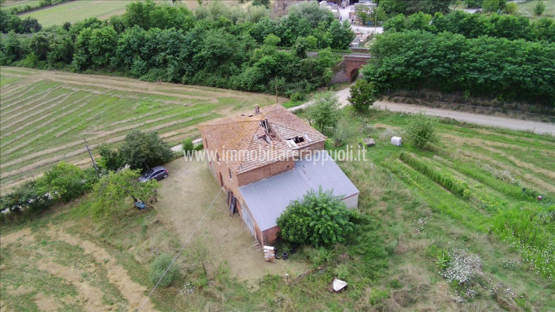 Immagine 8 di Rustico / casale in vendita  a Sinalunga