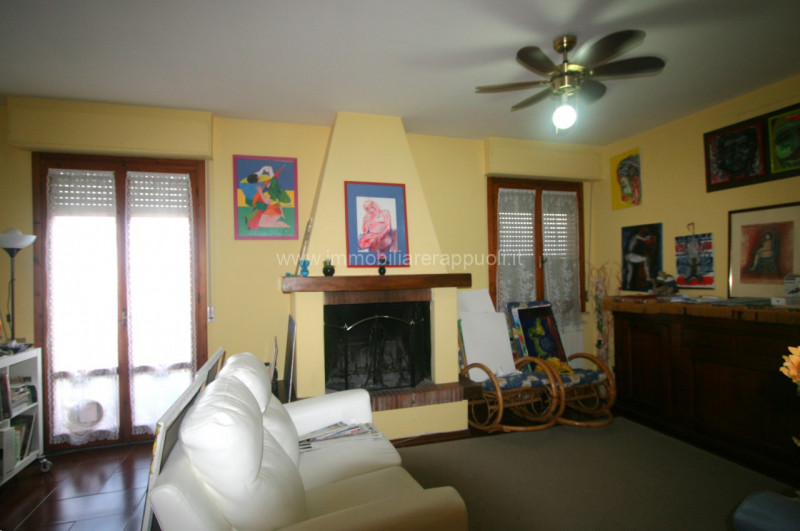 Immagine 2 di Appartamento in vendita  a Torrita Di Siena