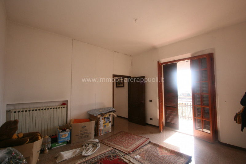 Immagine 3 di Villa in vendita  a Sinalunga