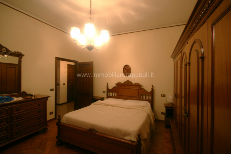 Immagine 10 di Villa in vendita  a Sinalunga