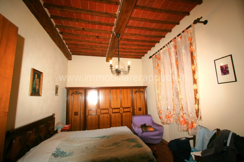 Immagine 2 di Appartamento in vendita  a Sinalunga