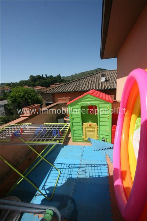 Immagine 2 di Appartamento in vendita  a Sinalunga