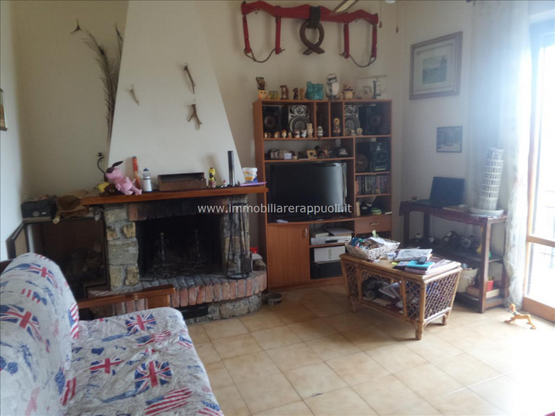 Immagine 2 di Casa indipendente in vendita  a Lucignano