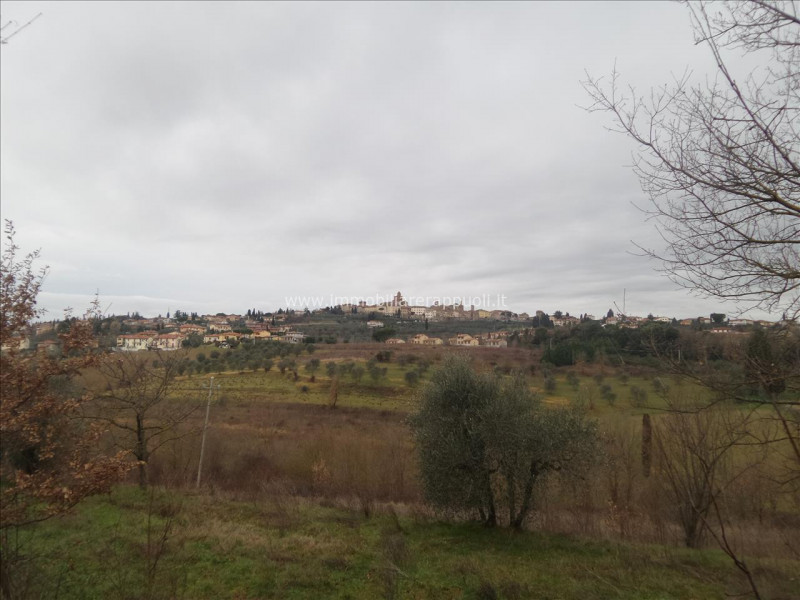 Immagine 13 di Casa indipendente in vendita  a Lucignano