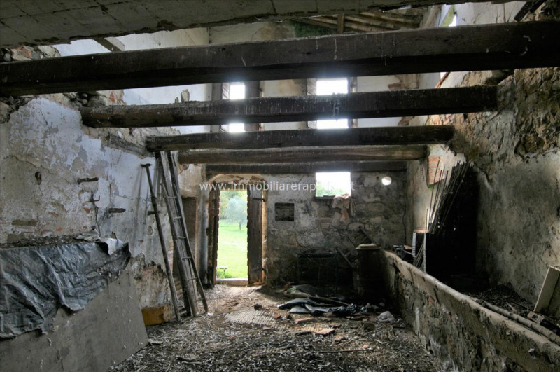 Immagine 11 di Rustico / casale in vendita  a Sinalunga