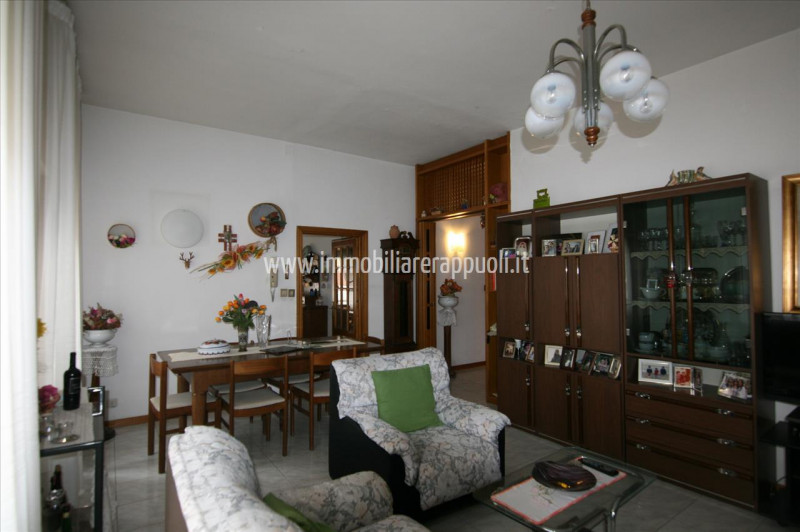 Immagine 3 di Casa indipendente in vendita  a Lucignano