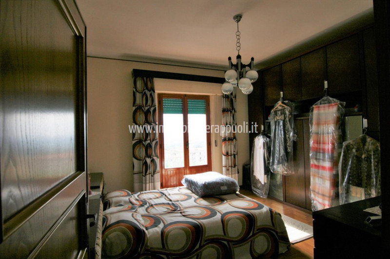 Immagine 7 di Casa indipendente in vendita  a Lucignano