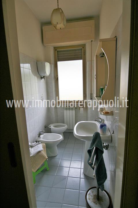 Immagine 11 di Casa indipendente in vendita  a Rapolano Terme