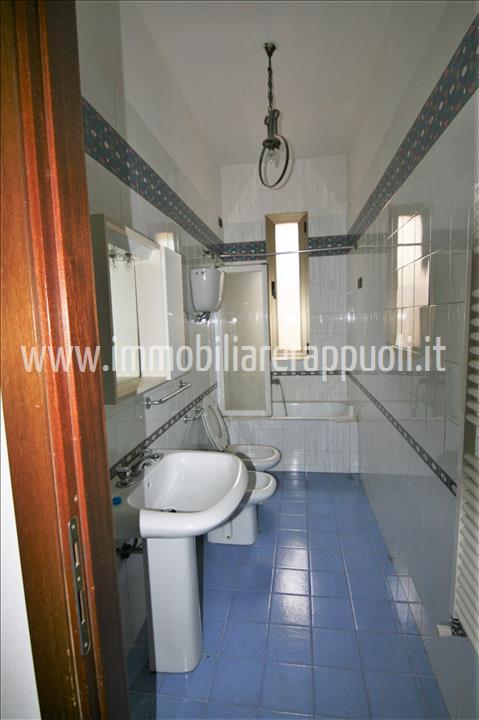 Immagine 17 di Casa indipendente in vendita  a Rapolano Terme