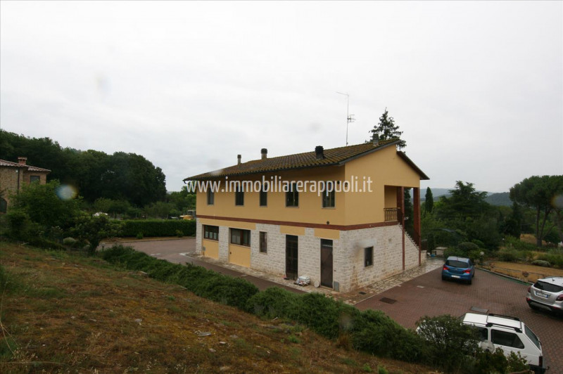 Immagine 24 di Casa indipendente in vendita  a Rapolano Terme