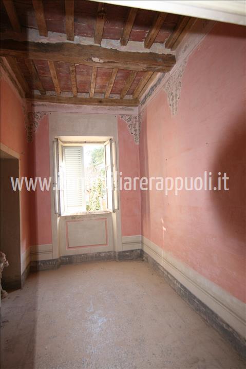 Immagine 4 di Villa in vendita  a Sinalunga