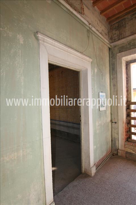 Immagine 21 di Villa in vendita  a Sinalunga