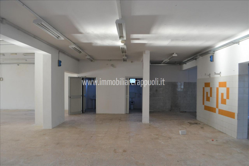 Immagine 5 di Attività commerciale in affitto  a Torrita Di Siena