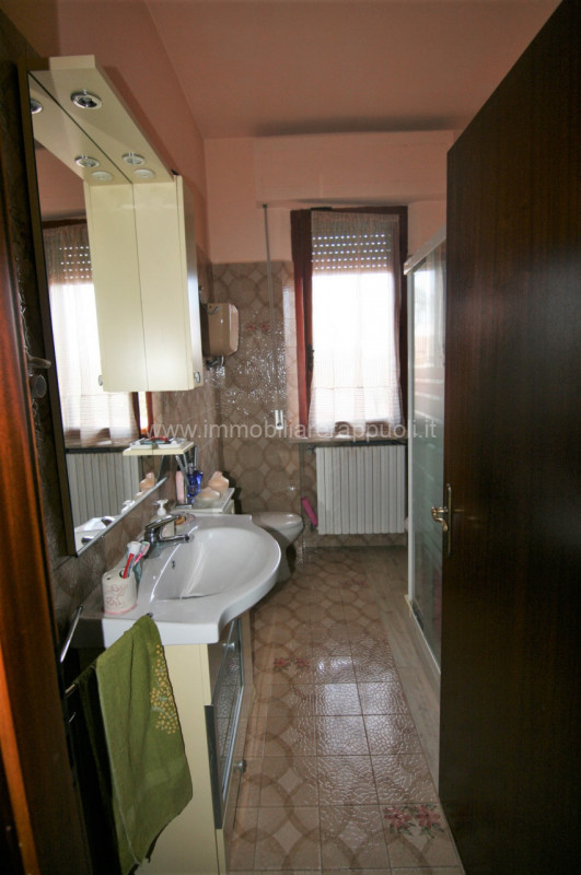 Immagine 10 di Appartamento in vendita  a Sinalunga