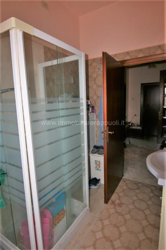 Immagine 11 di Appartamento in vendita  a Sinalunga