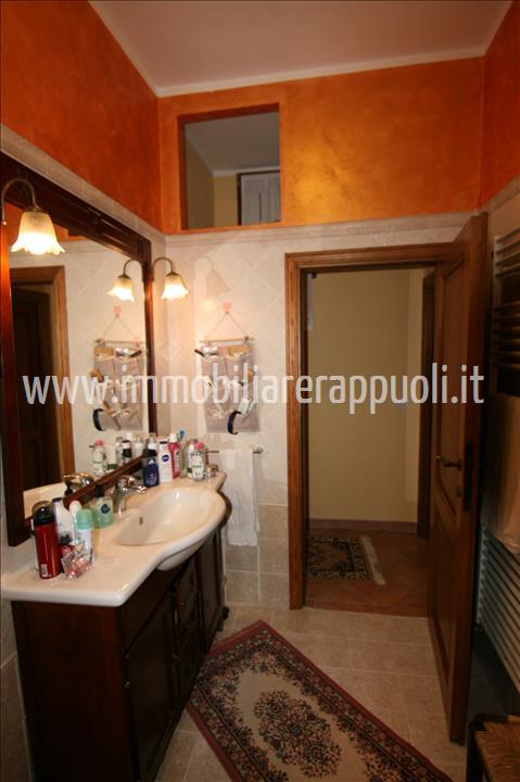 Immagine 10 di Casa indipendente in vendita  a Trequanda