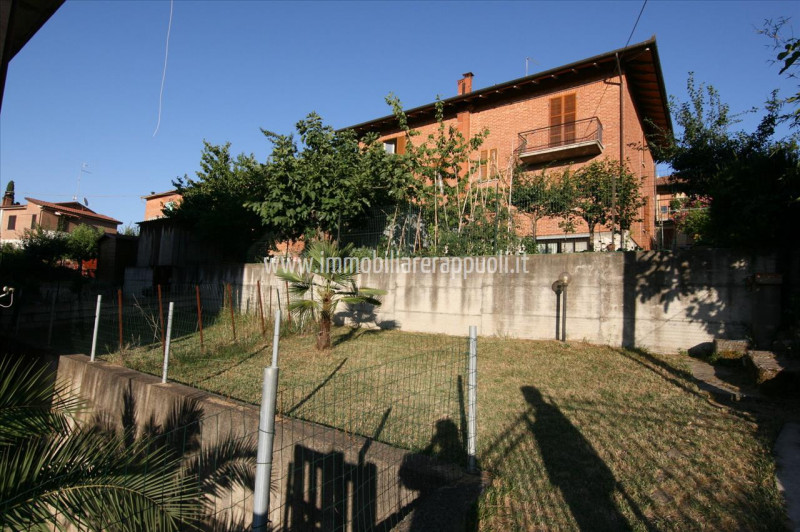 Immagine 10 di Appartamento in vendita  a Torrita Di Siena