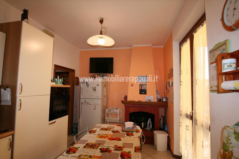 Immagine 11 di Appartamento in vendita  a Torrita Di Siena