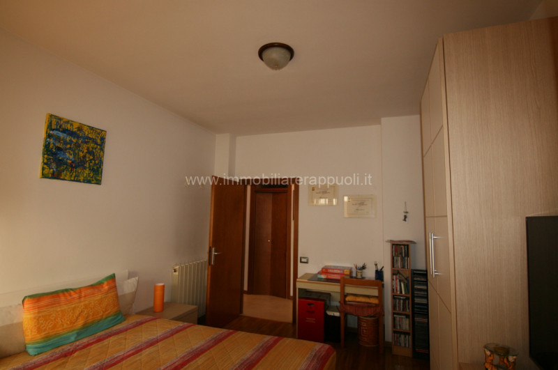 Immagine 10 di Appartamento in vendita  a Sinalunga