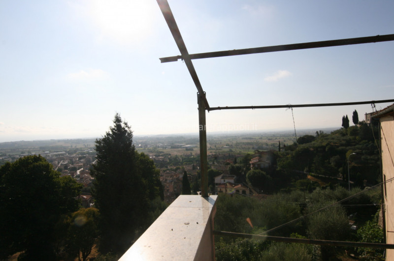 Immagine 8 di Casa indipendente in vendita  a Sinalunga