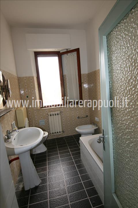 Immagine 6 di Casa indipendente in vendita  a Lucignano