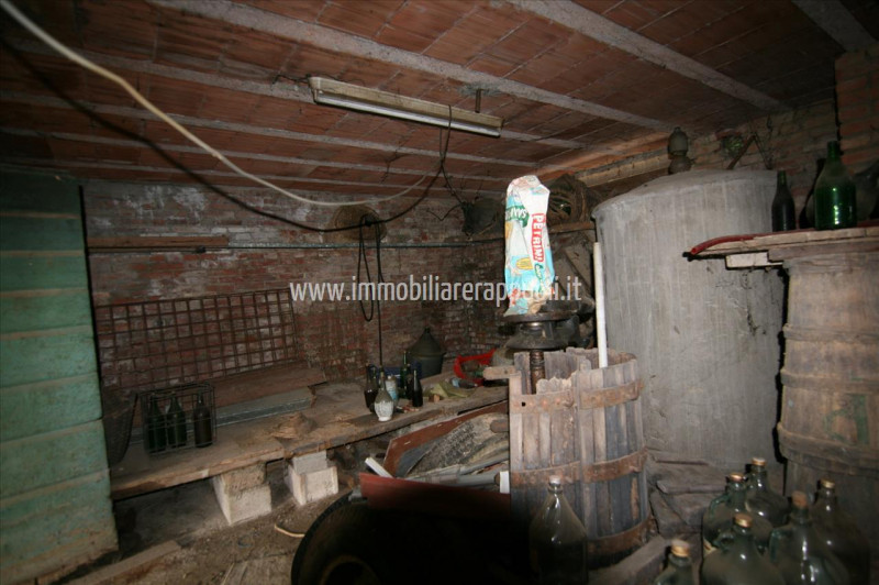 Immagine 9 di Casa indipendente in vendita  a Lucignano