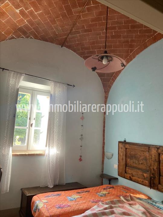 Immagine 7 di Appartamento in vendita  a Lucignano