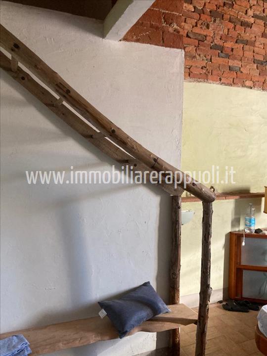 Immagine 10 di Appartamento in vendita  a Lucignano