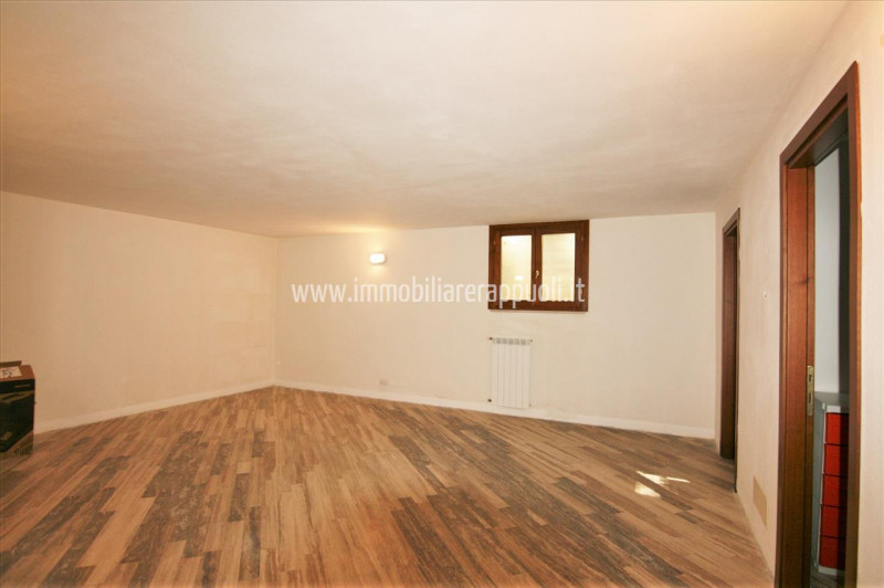 Immagine 5 di Villetta a schiera in vendita  a Sinalunga