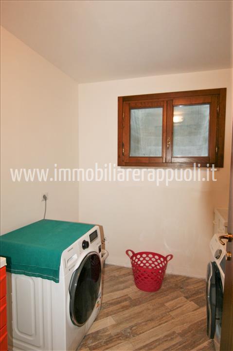 Immagine 6 di Villetta a schiera in vendita  a Sinalunga