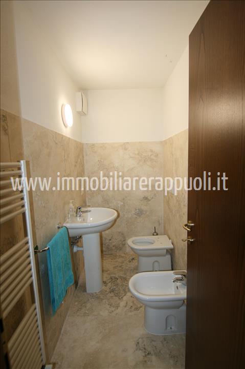 Immagine 8 di Villetta a schiera in vendita  a Sinalunga