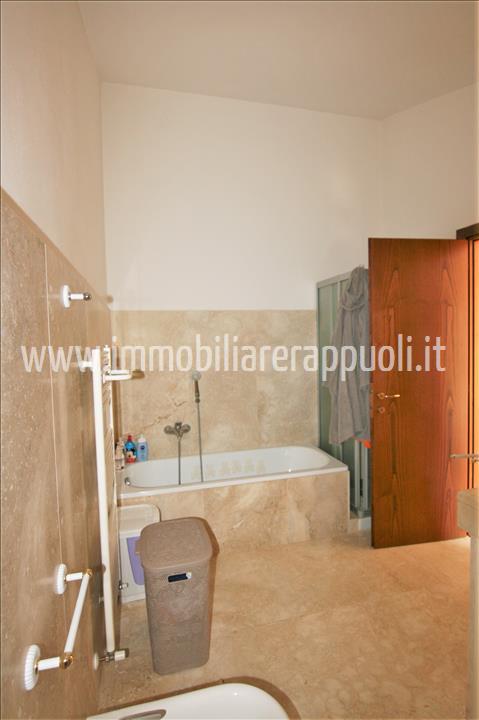 Immagine 17 di Villetta a schiera in vendita  a Sinalunga