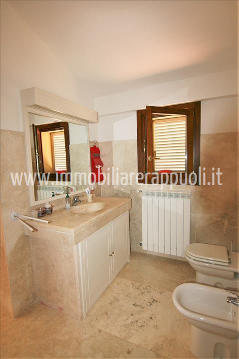 Immagine 18 di Villetta a schiera in vendita  a Sinalunga