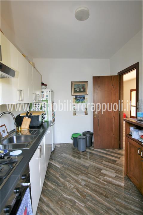 Immagine 23 di Villetta a schiera in vendita  a Sinalunga