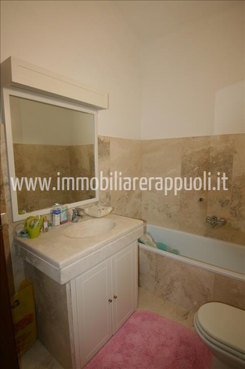 Immagine 26 di Villetta a schiera in vendita  a Sinalunga